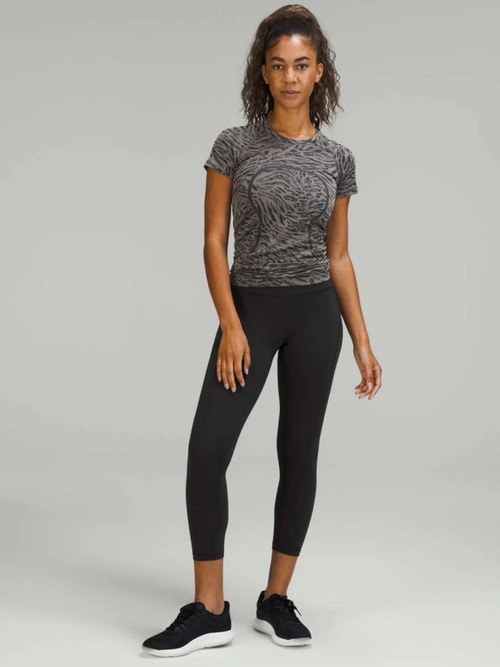 Lululemon Wunder Train High Rise Crop Leggings with Pockets 23